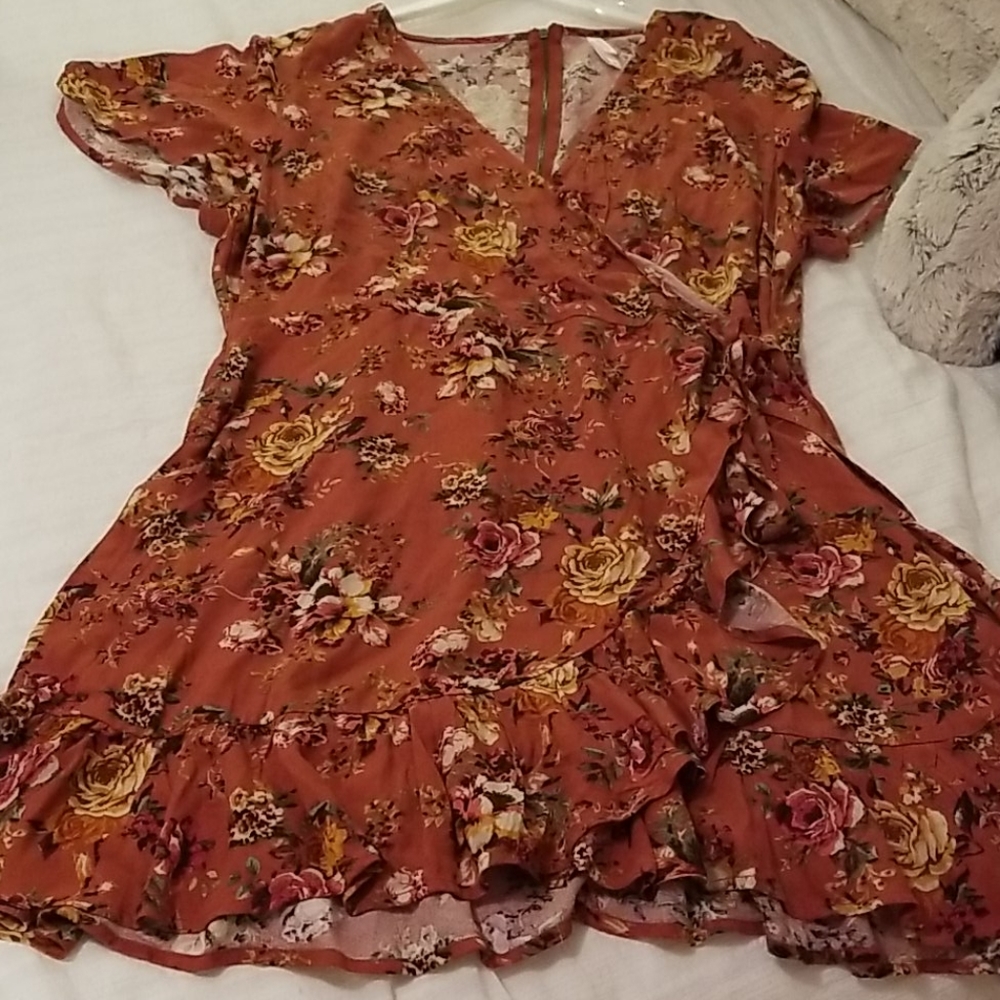 Beautiful floral dress! NWT